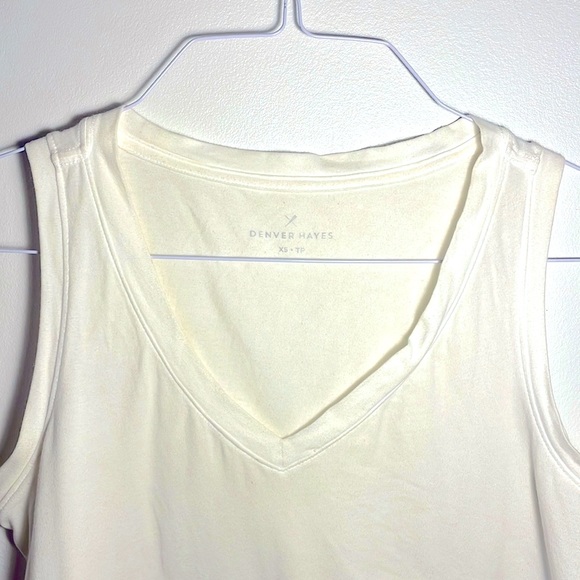 Denver Hayes White V-Neck Woman’s Top - Picture 2 of 3